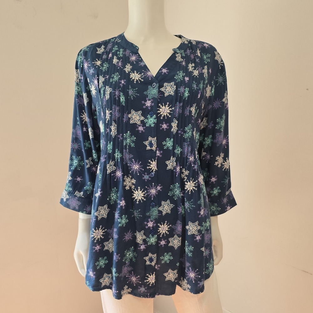 Coldwater Creek Snowflake Tunic Top Size M Pintucks 3/4 Sleeve Winter Holiday